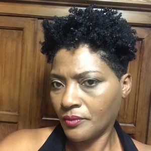 Meet your Posher, Valeria